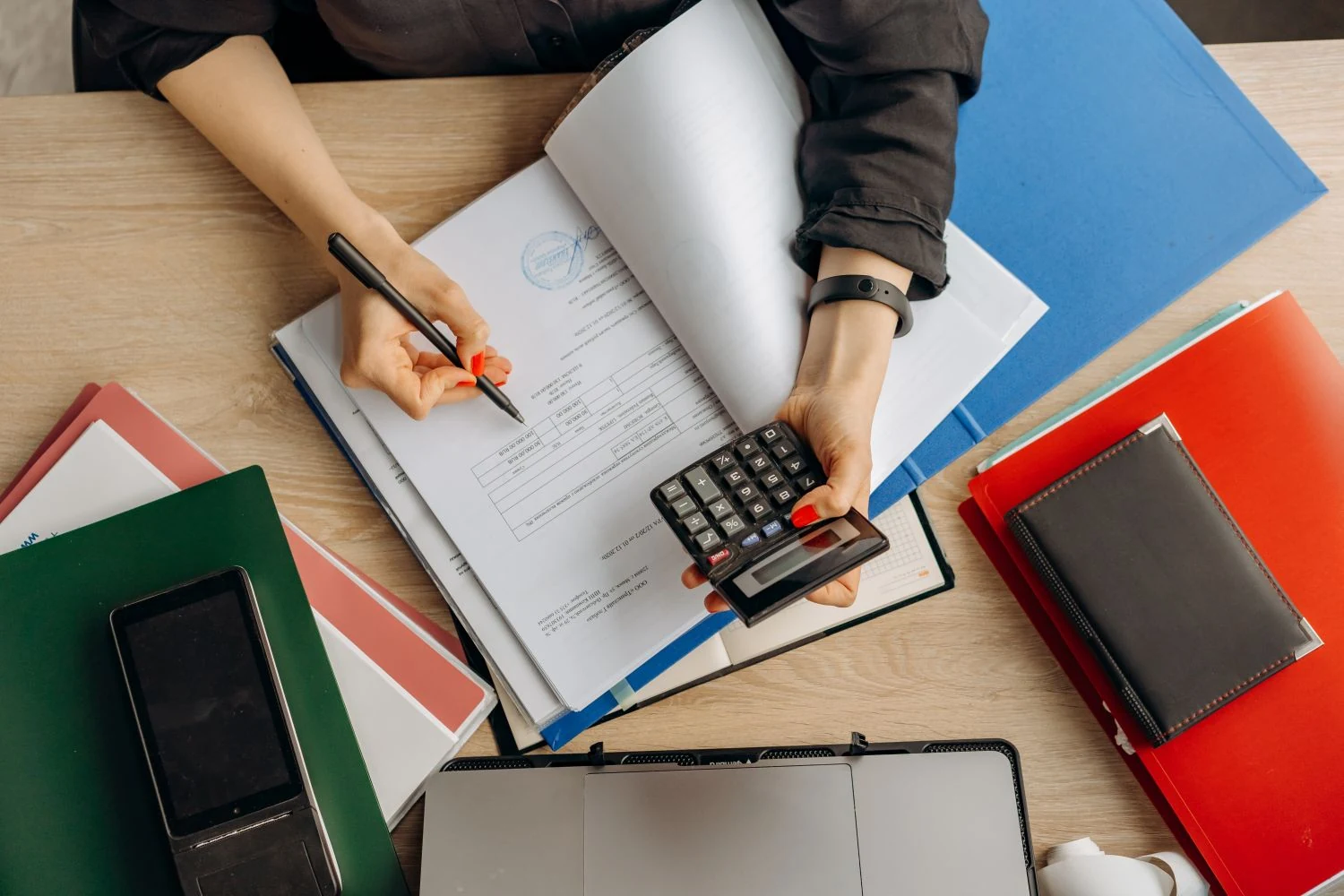 Accounting and tax filing services · Business context photo