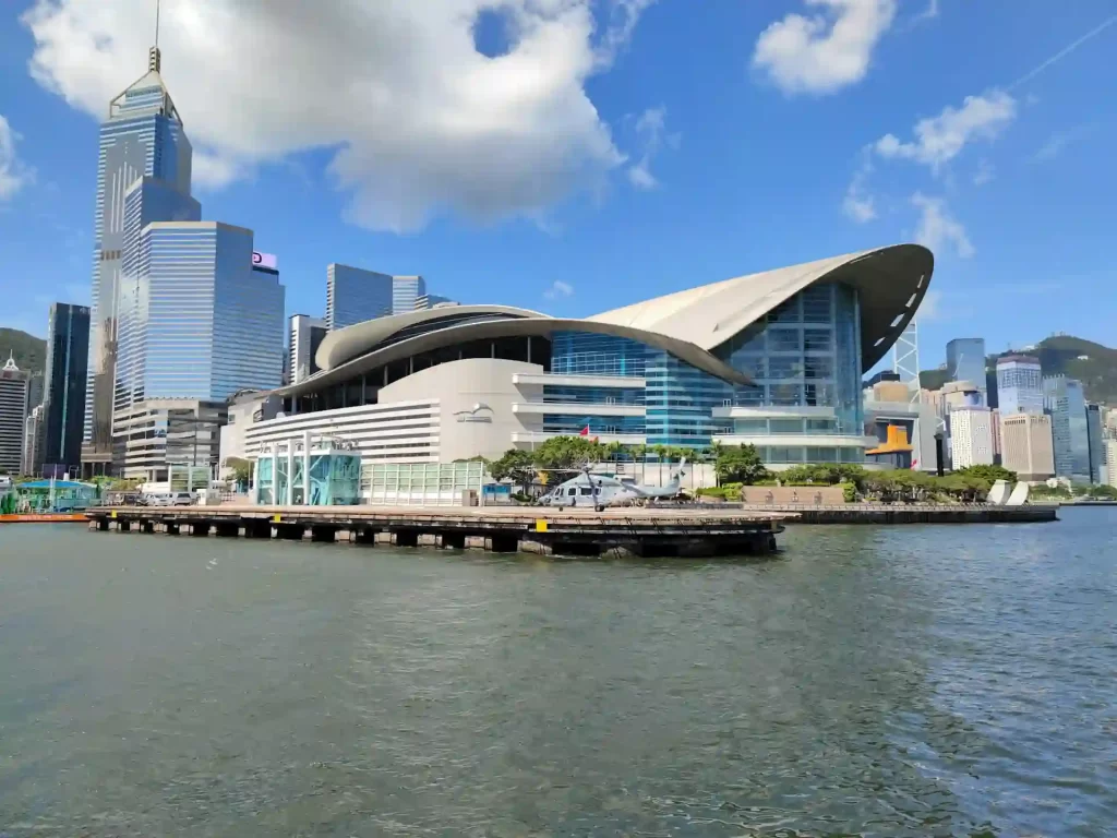 灣仔海旁 / Wan Chai waterfront